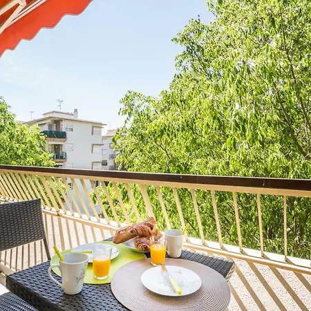 One Bdrm Flat With Balcony A/c-congress/beaches By Weekome