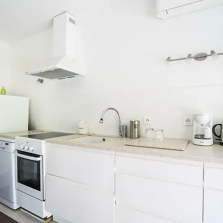 One Bdrm Flat With Balcony A/c-congress/beaches By Weekome *