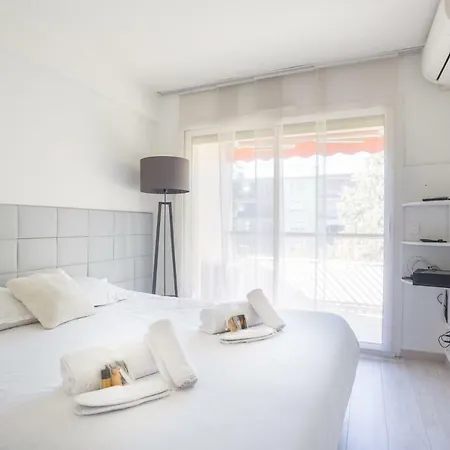 Daire One Bdrm Flat With Balcony A/c-congress/beaches By Weekome