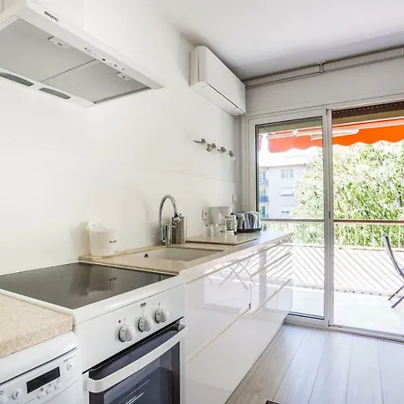 One Bdrm Flat With Balcony A/c-congress/beaches By Weekome * Cannes